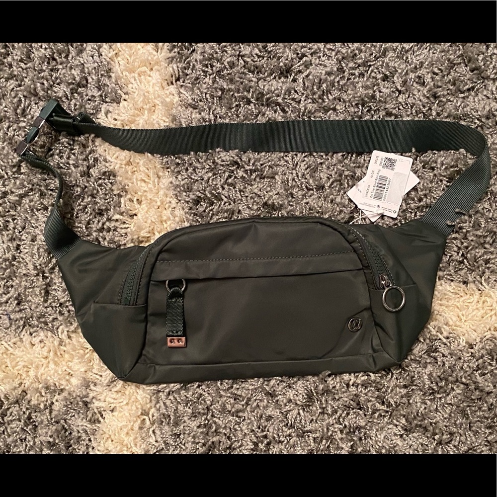 NWT Lululemon Green On the Beat Belt Bag (fanny)